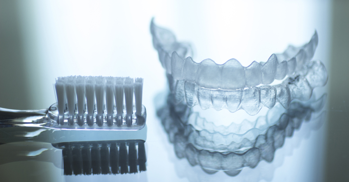 How to clean Invisalign retainers?