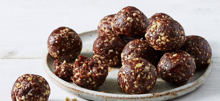 Dates and Cashew Laddoos